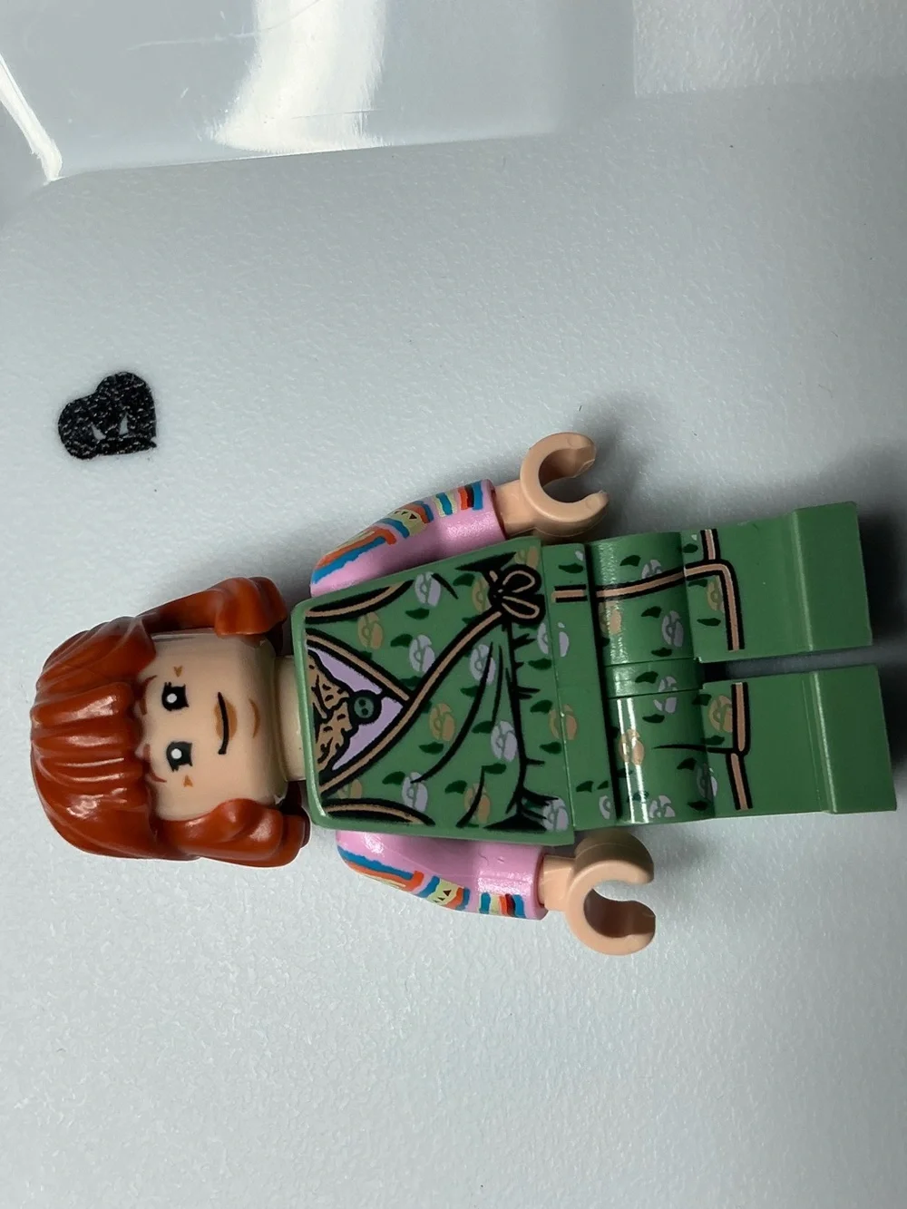 LEGO Molly Weasley with Sand Green Robe Minifigure